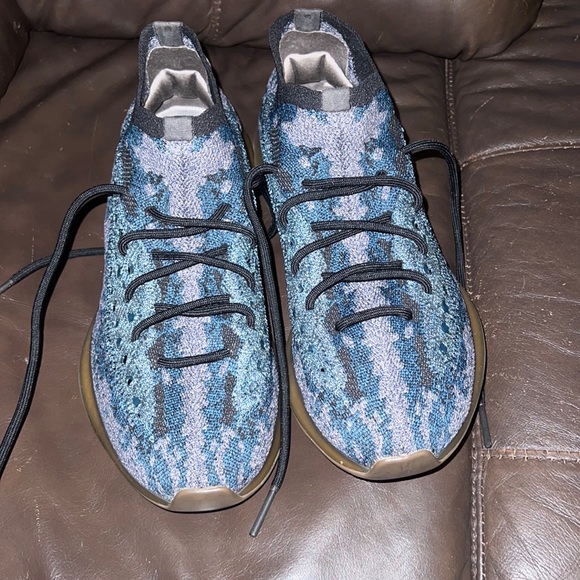 Yeezy Boost 380 Covellite - Picture 3 of 6